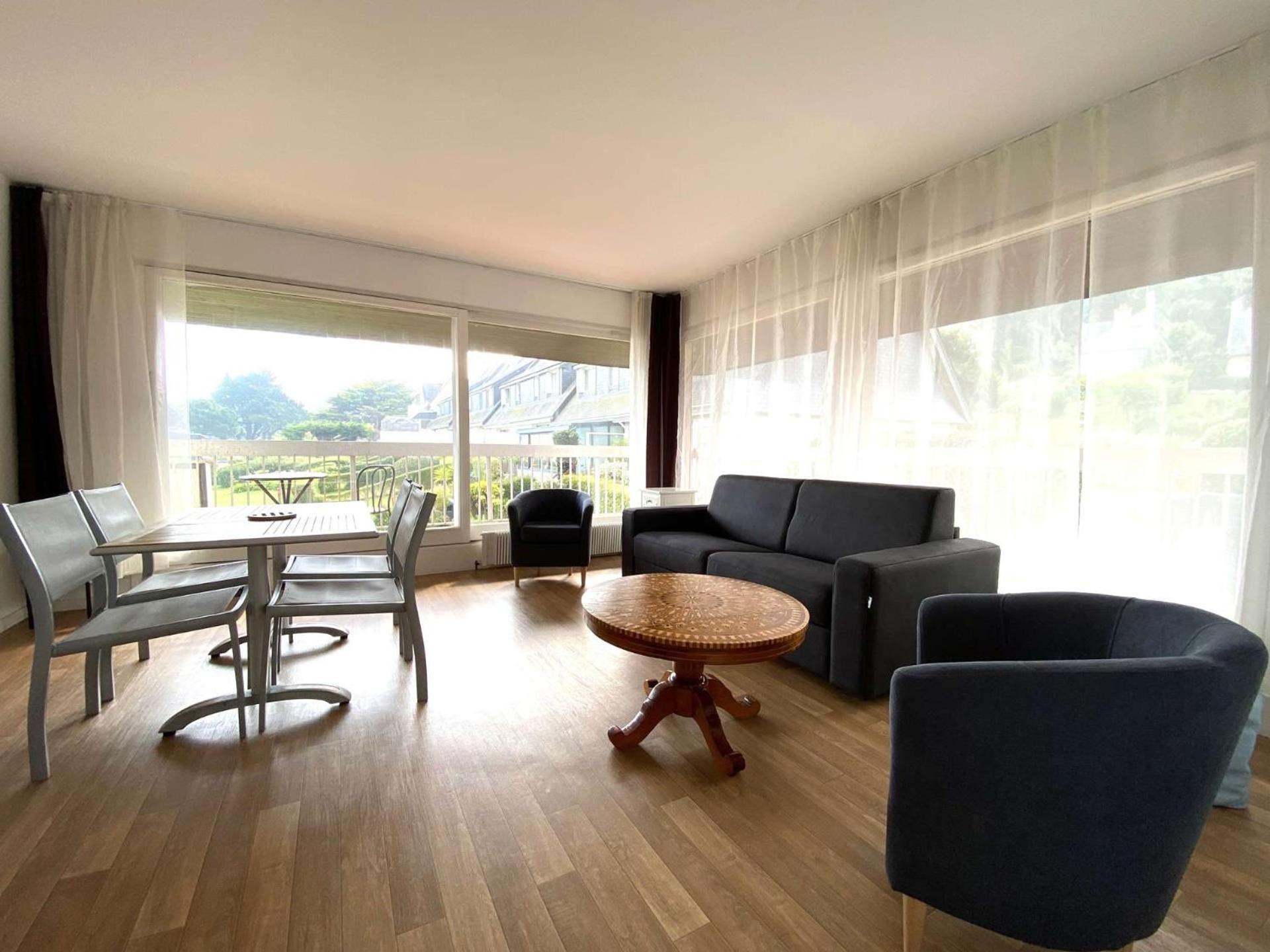 Appartement Vue Sur Mer Avec Terrasse, Plage De Trestraou A Perros-Guirec - Ref 861 Eksteriør bilde