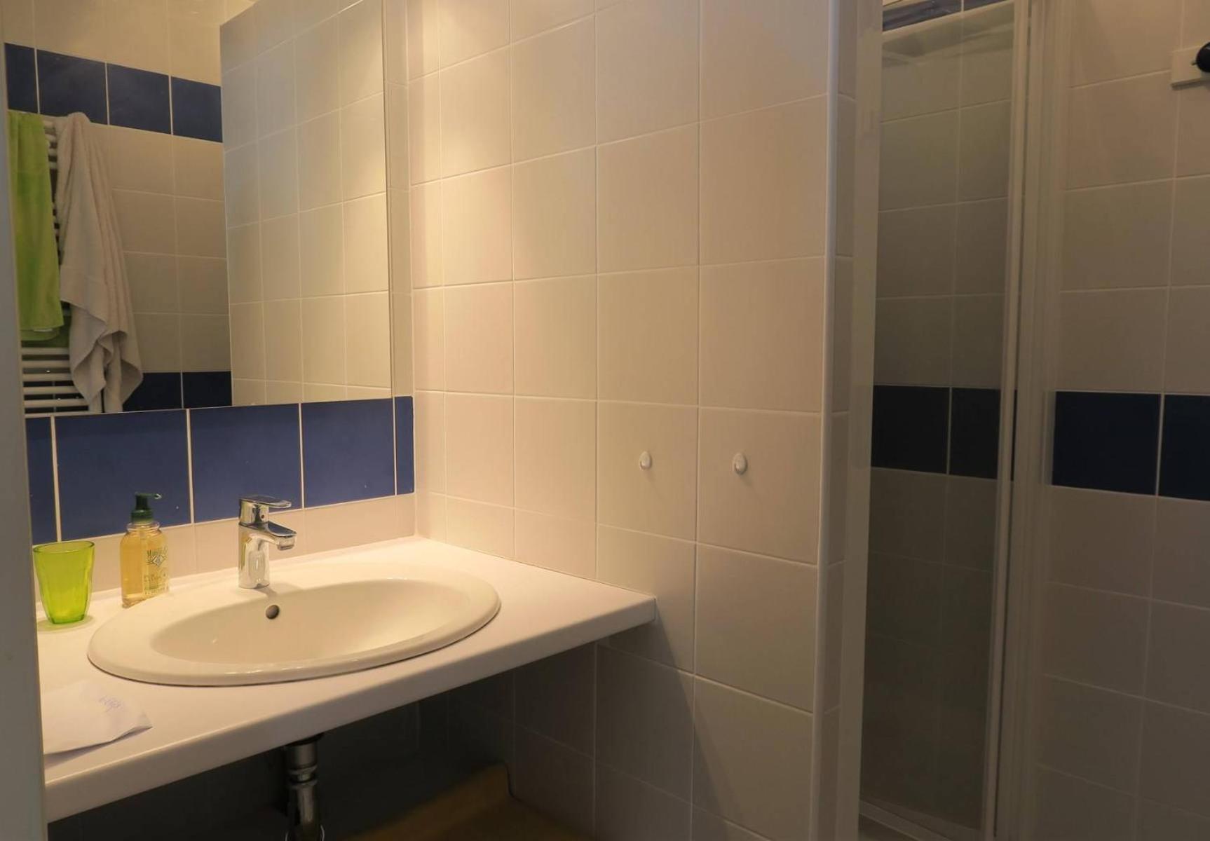 Appartement Vue Sur Mer Avec Terrasse, Plage De Trestraou A Perros-Guirec - Ref 861 Eksteriør bilde