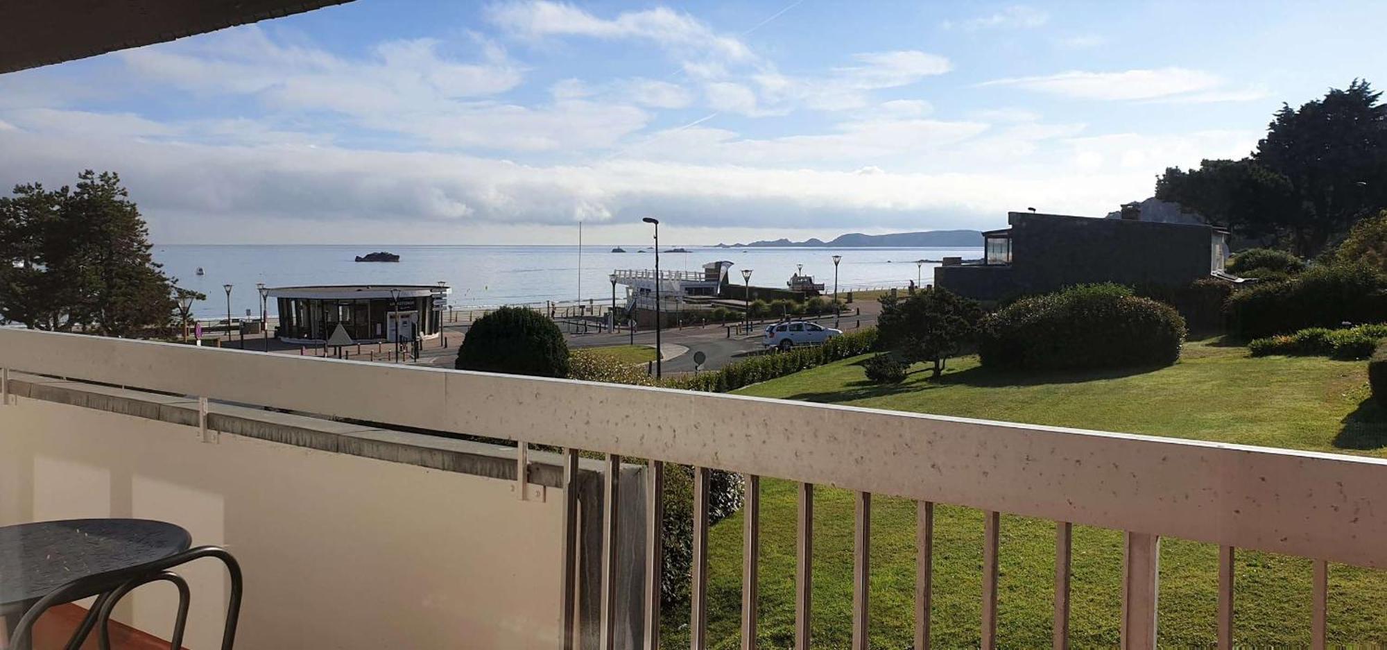 Appartement Vue Sur Mer Avec Terrasse, Plage De Trestraou A Perros-Guirec - Ref 861 Eksteriør bilde